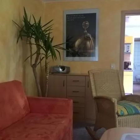 In Schoenfeld Mit Grossem Garten By Interhome Apartament