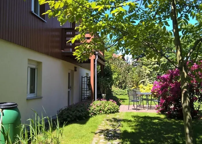 In Schoenfeld Mit Grossem Garten By Interhome * דרזדן